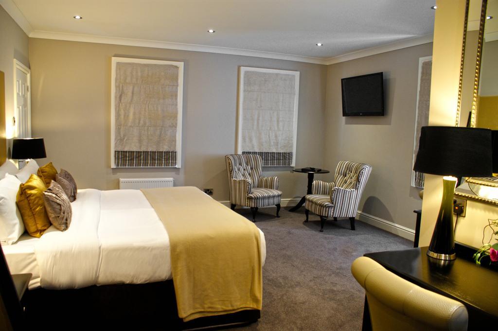 The Wyastone Hotel Cheltenham Esterno foto