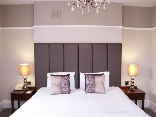 The Wyastone Hotel Cheltenham Esterno foto